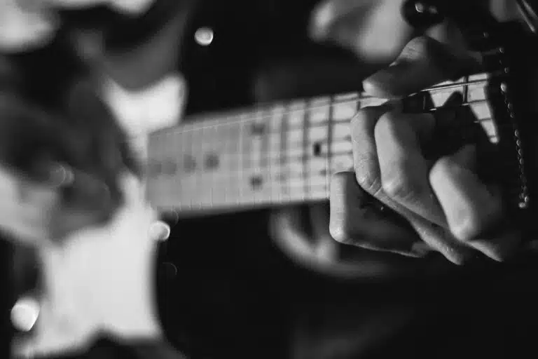 How to Know When to Change Guitar Chords in a Rock Song