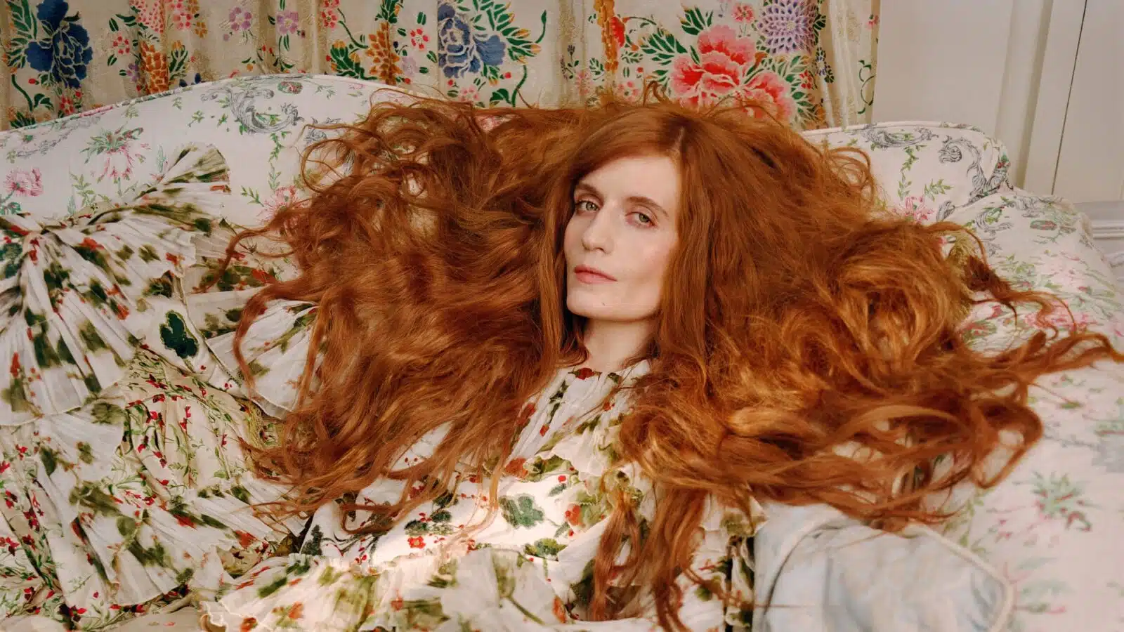 Florence Welch Biography, Albums, Career & Facts